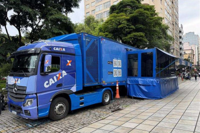 Caminhão Caixa faz atendimento especial a microempreendedores em Petrópolis