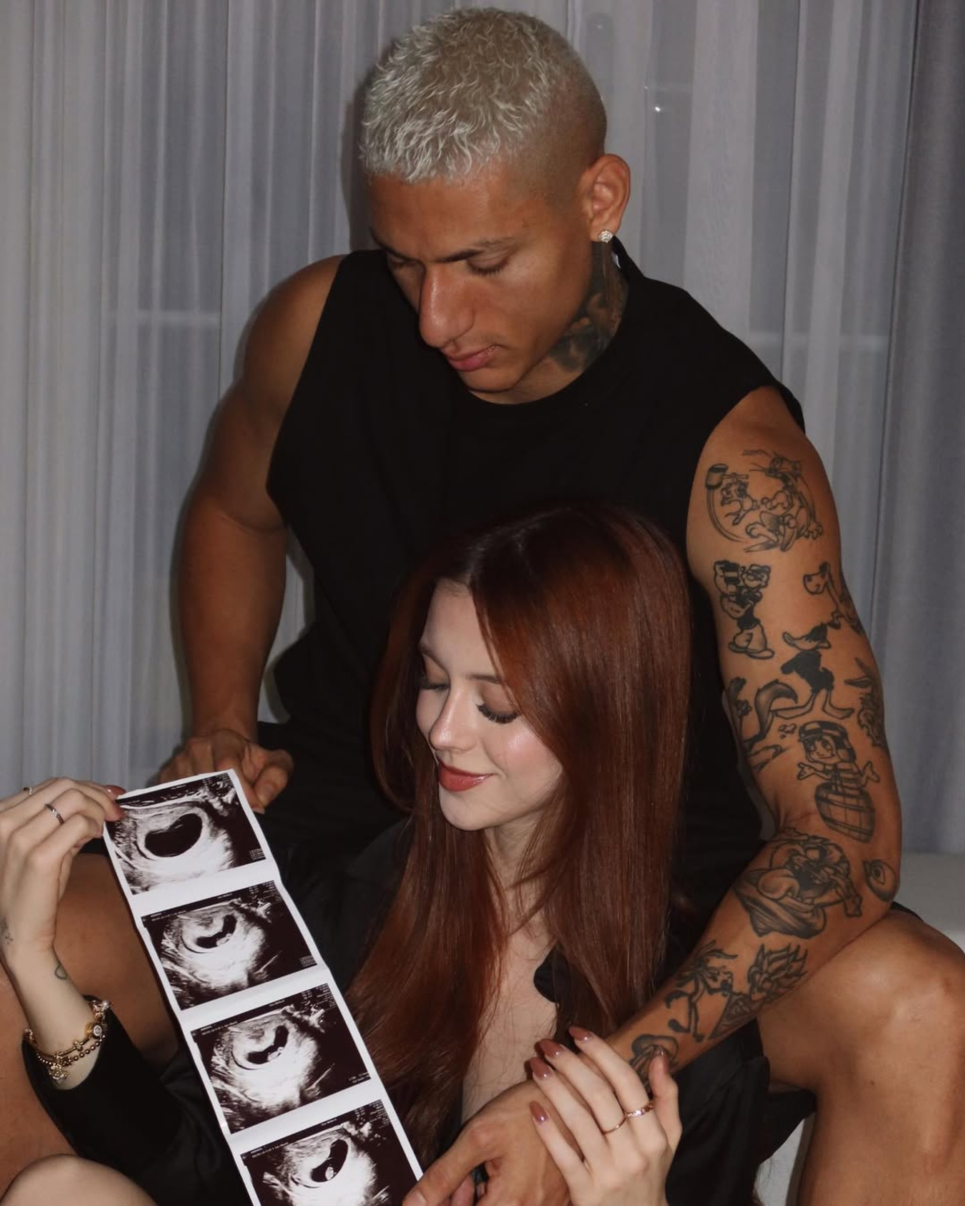 Richarlison anuncia que será pai pela primeira vez com a namorada, Amanda Araújo - Reprodução / Instagram 