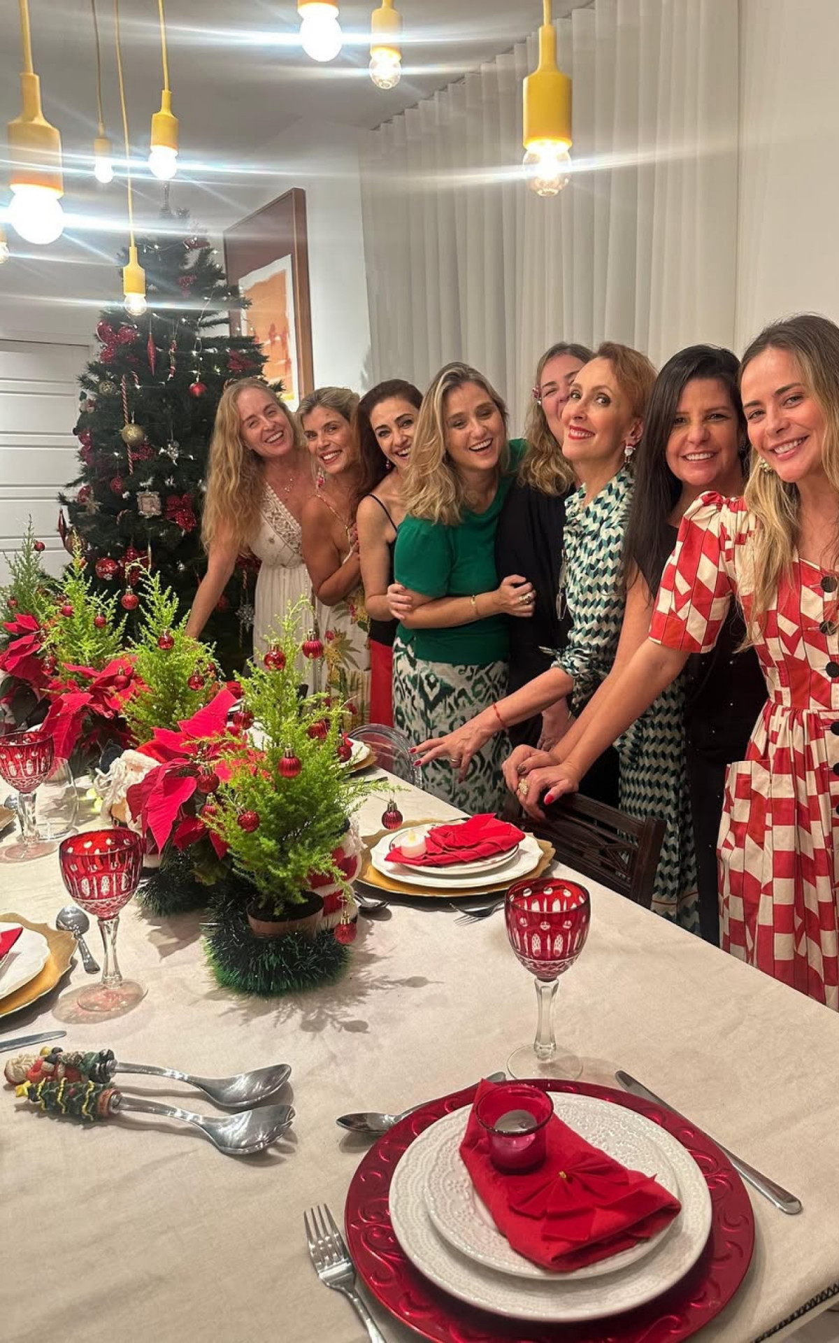 Angélica se reúne com angelicats e amigas em confraternização - Reprodução/Instagram