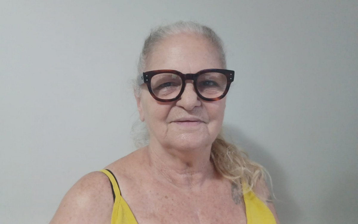 A aposentada Rebecca Vasconcellos compara pre&ccedil;os e aproveita descontos em compras online - Arquivo pessoal