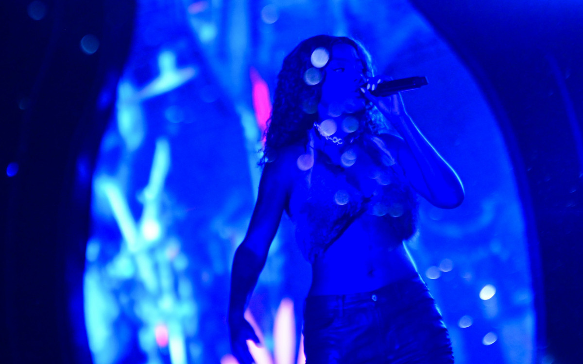 Ludmilla faz show no cruzeiro do cantor Belo - Leo Franco/Ag.News