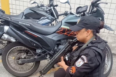 PM prende suspeito e recupera motocicleta roubada no Centro de Nilópolis