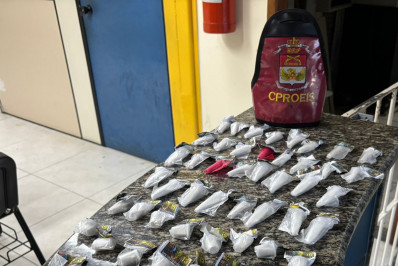 Polícia apreende drogas em operação no bairro Cidade Beira Mar