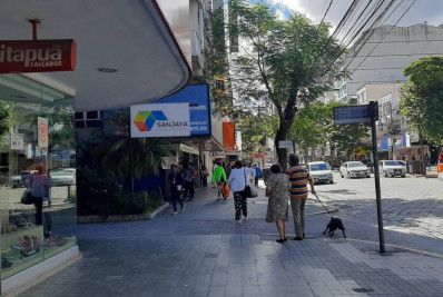 Comércio de Friburgo pode funcionar até 22 horas do dia 12 à véspera do Natal