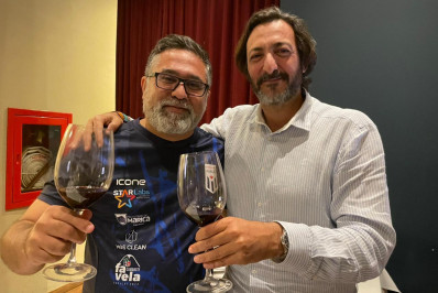 Presidente do Maricá F.C, Arlen Pereira encontra colega de time espanhol no Rio