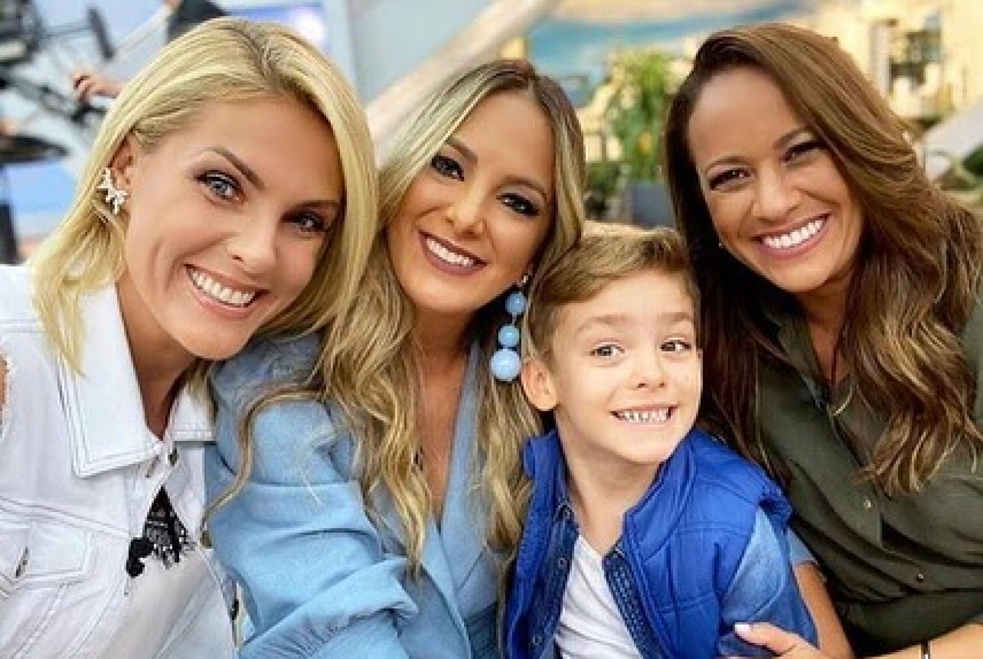 Ana Hickmann renova com a Record e compartilha memórias na emissora - Reprodução / Instagram