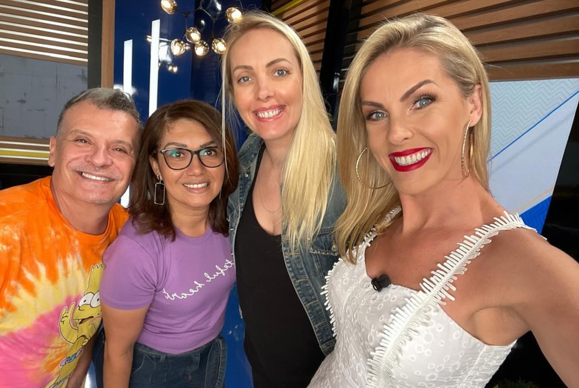 Ana Hickmann renova com a Record e compartilha memórias na emissora - Reprodução / Instagram