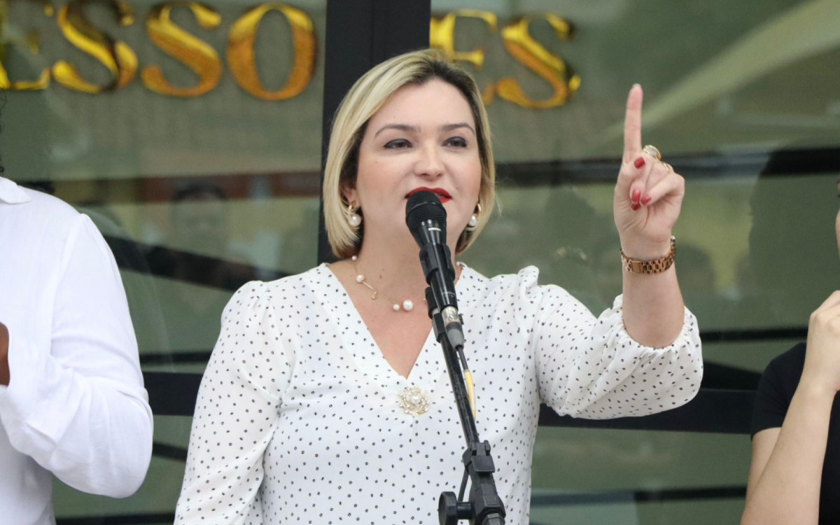 A iniciativa inovadora reforça o compromisso da gestão da prefeita Lívia de Chiquinho com a valorização dos profissionais da educação, garantindo mais dignidade e conforto aos educadores do município