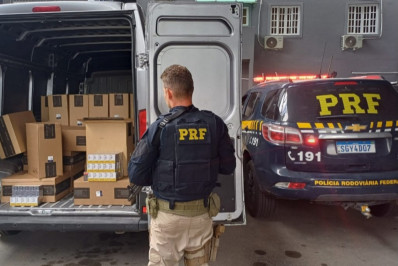 Polícia Rodoviária apreende carga de cigarros com sinais de falsificação