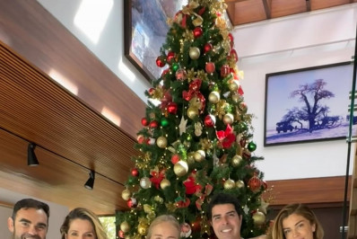 Angélica se reúne com Grazi Massafera e Ingrid Guimarães para confraternização de fim de ano