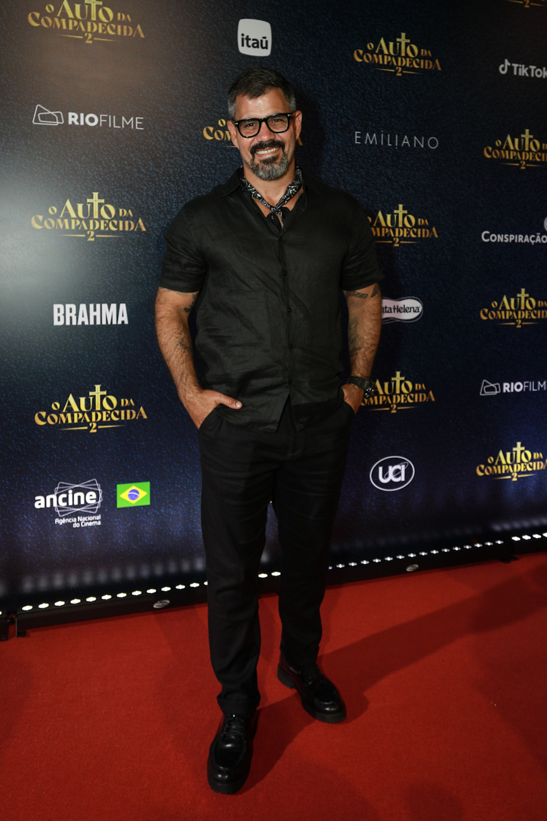 Juliano Cazarré - Victor Chapetta / Agnews