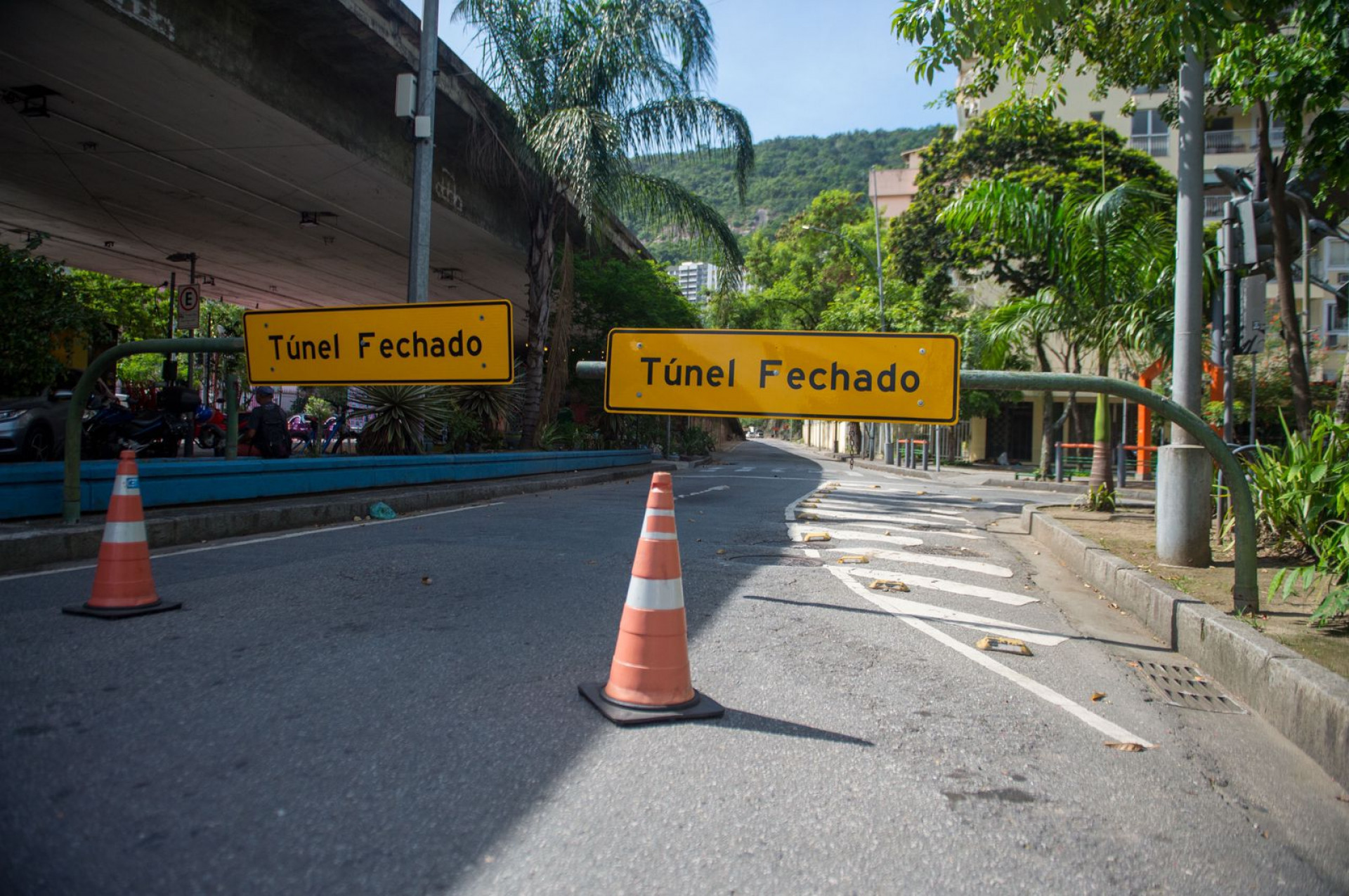 Queda de estrutura causou fechamento do sentido Centro do Túnel Santa Bárbara - Armando Paiva / Agência O Dia