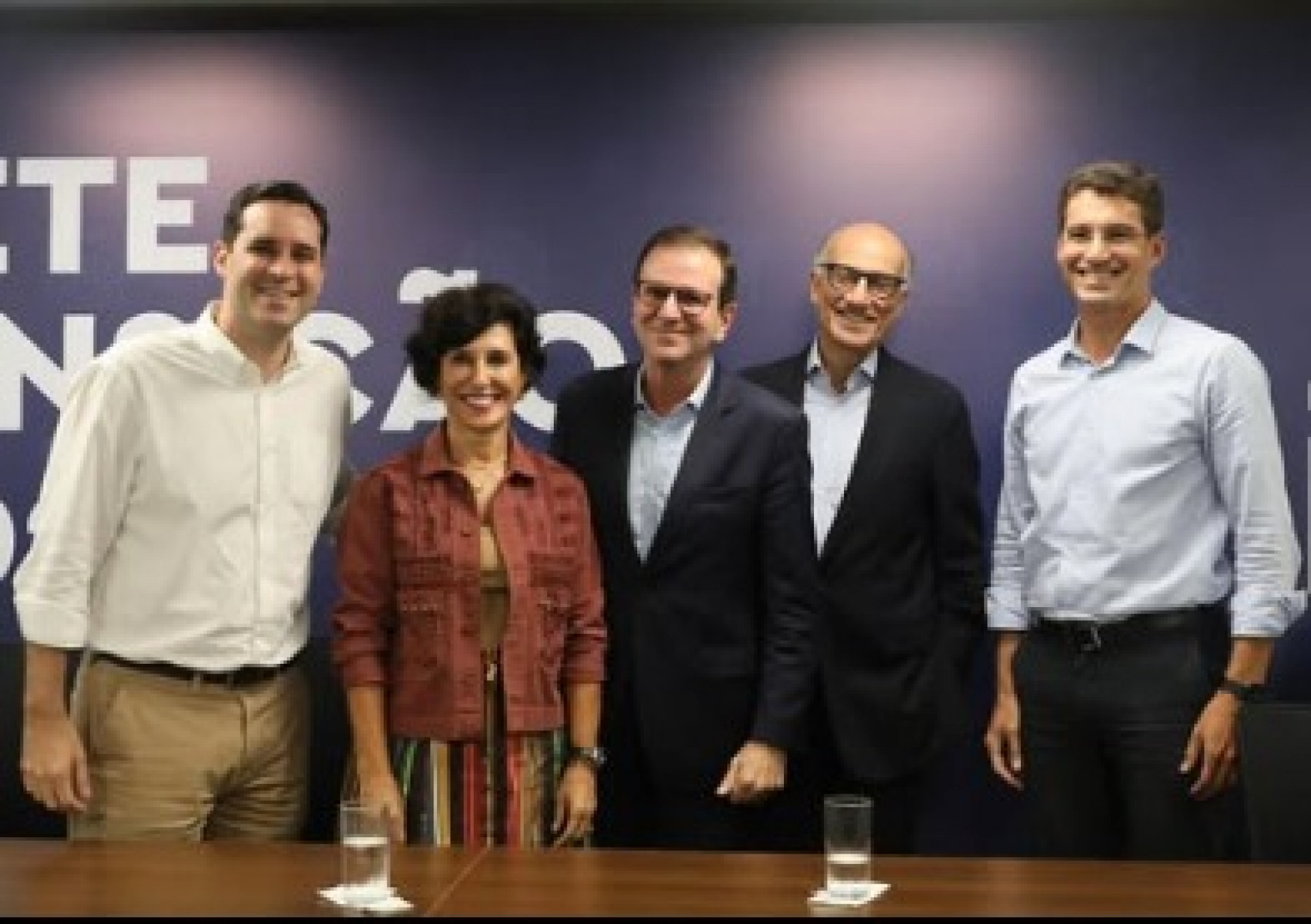 Na foto, Osmar Lima, Sidney Levy e Maria Silvia com Paes e Cavaliere - Reprodução/Redes sociais