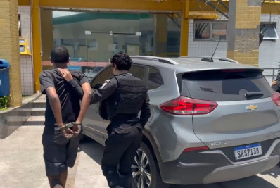 Suspeito de tráfico é preso com cocaína após tentativa de fuga em Macaé