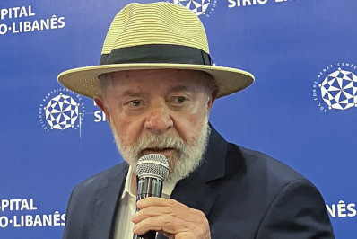 Lula diz que está inteiro e que tem reunião ministerial para fazer até o fim do ano