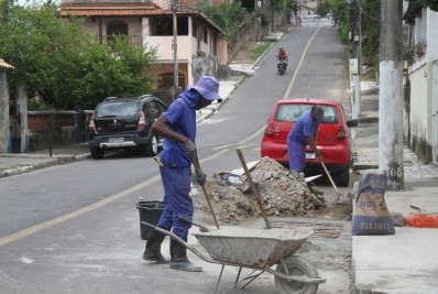 DCO realiza seviços de limpeza de redes de águas pluviais por todo o município
