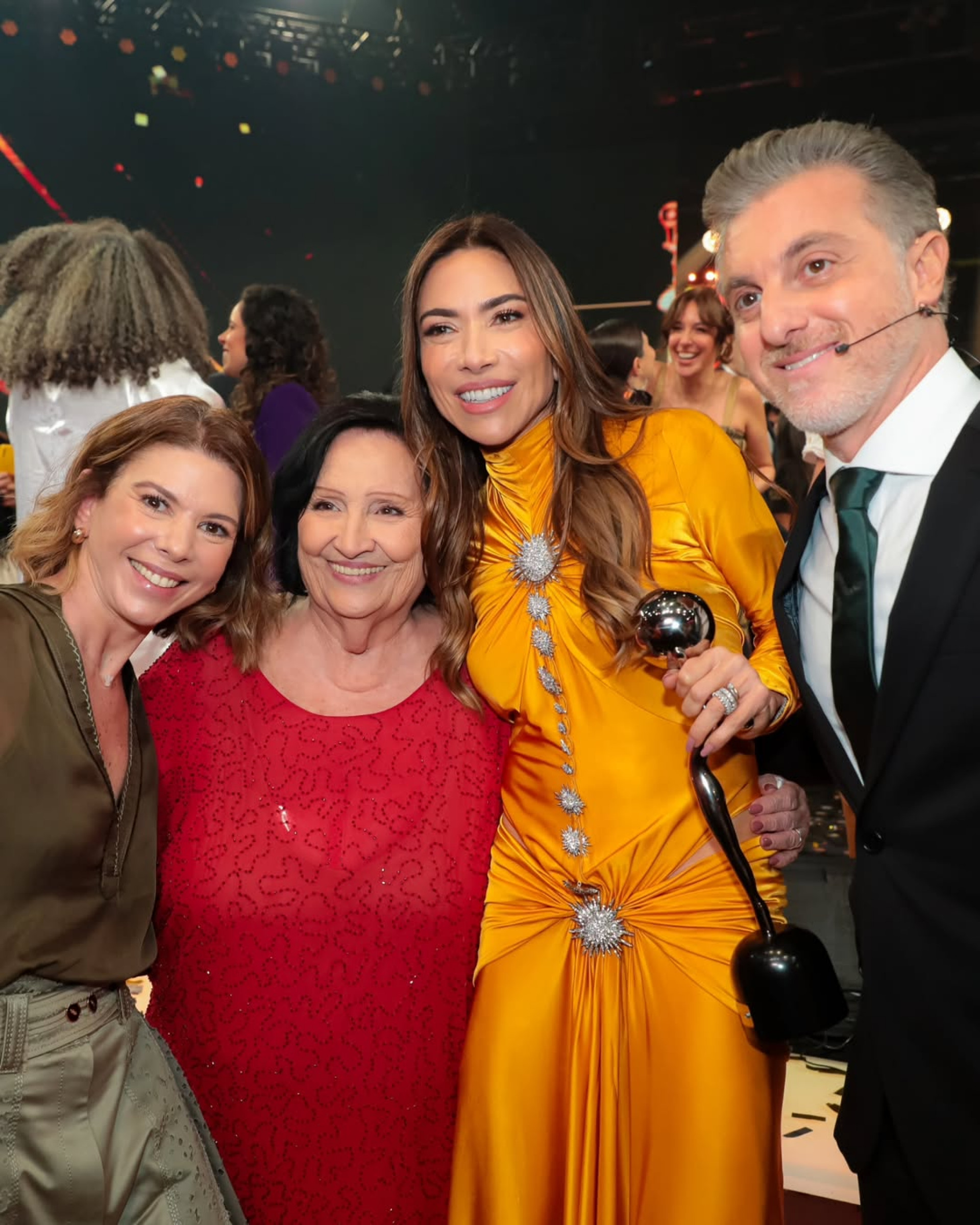 Daniela Beyruti, Dona Dea, Patricia Abravanel e Luciano Huck - Reprodução / Instagram 