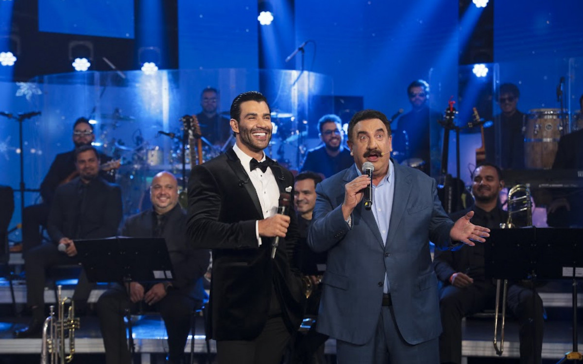 Gusttavo Lima e Ratinho no especial \'Natal do Embaixador\'
