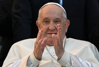 Papa está estável, sem novos episódios de broncoespasmo, diz Vaticano