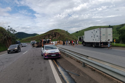 Motorista morre em tombamento de carreta em Levy Gasparian
