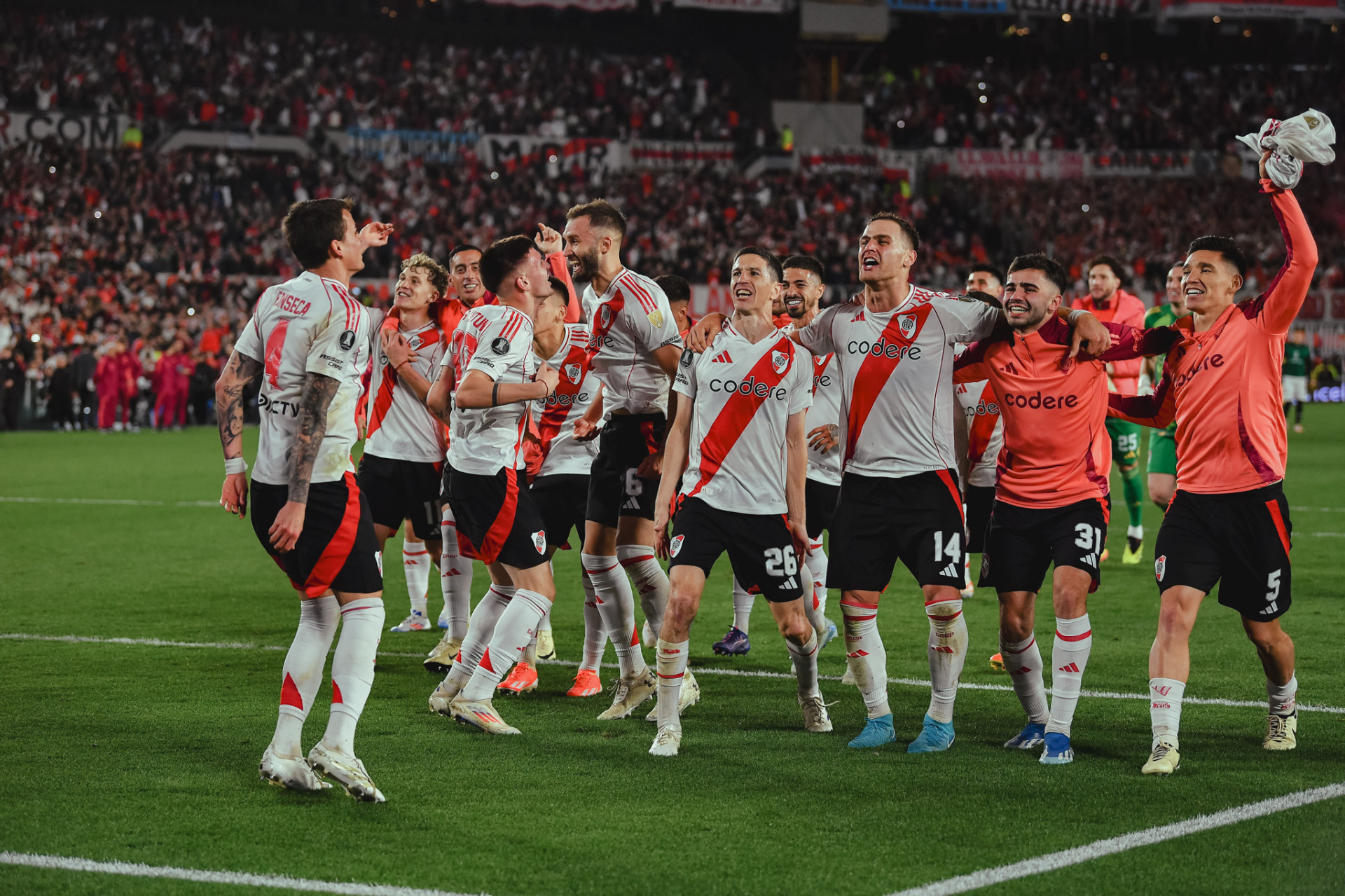 Comemora&ccedil;&atilde;o dos jogadores do River Plate - Divulga&ccedil;&atilde;o/X @RiverPlate