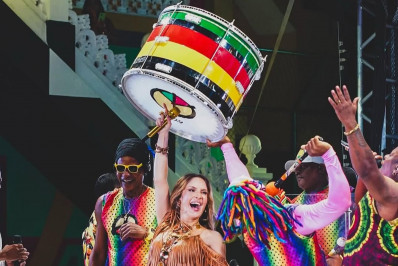 Indireta para Claudia Leitte? Secretário da cultura de Salvador critica quem retira orixás de canções