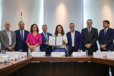 Ministros assinam acordos de cooperação para modernizar estatais