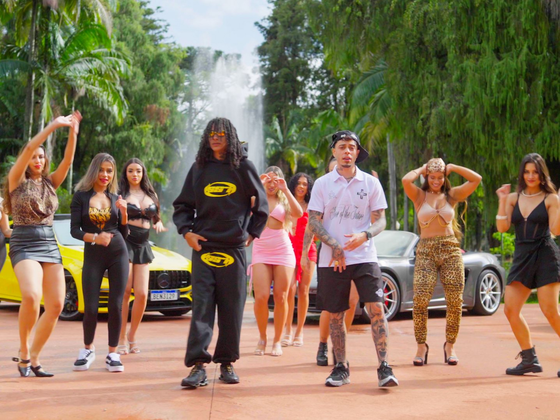 Oruam e MC Tuto no clipe 'Oh Garota Quero Você Só Pra Mim' - Divulgação