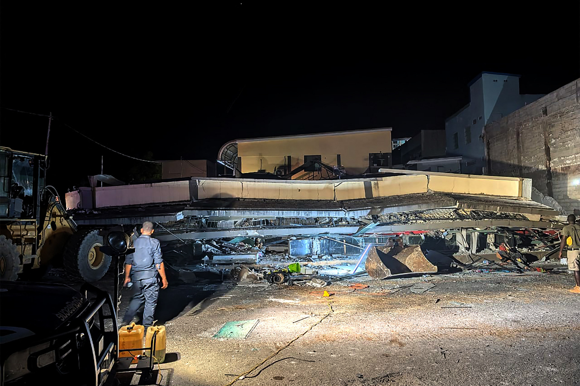 Estabelecimentos caíram devido ao terremoto de alta magnitude - STR / AFP
