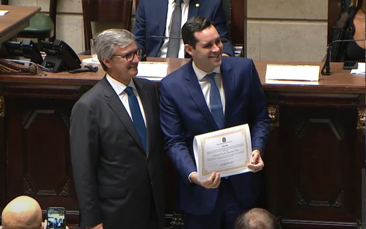Eduardo Paes e vereadores eleitos são diplomados na Câmara Municipal