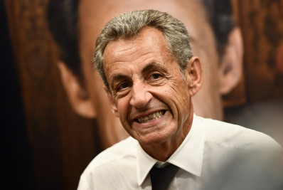 Ex-presidente francês Sarkozy terá que usar tornozeleira eletrônica após condenação por corrupção