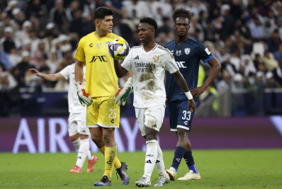 Goleiro do Pachuca revela que tentou distrair Vini Jr em cobrança de pênalti