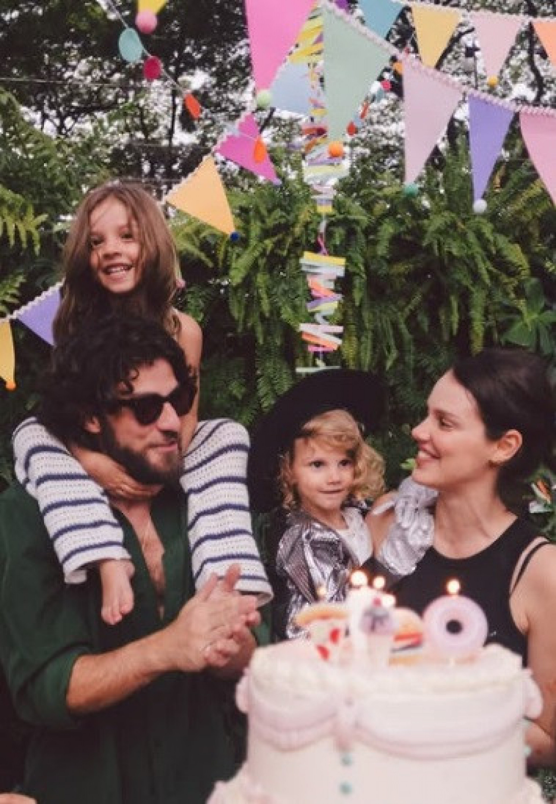 Maria, filha de Chay Suede e Laura Neiva, completou 5 anos  - Reprodução/Instagram