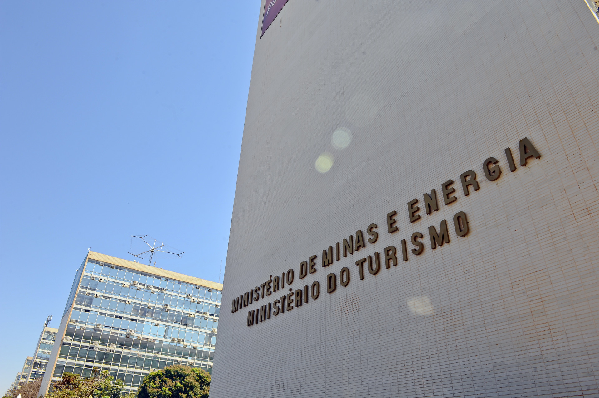 Novas Concessões do Min. de Minas e Energia: R$ 3,7 bi em Investimentos