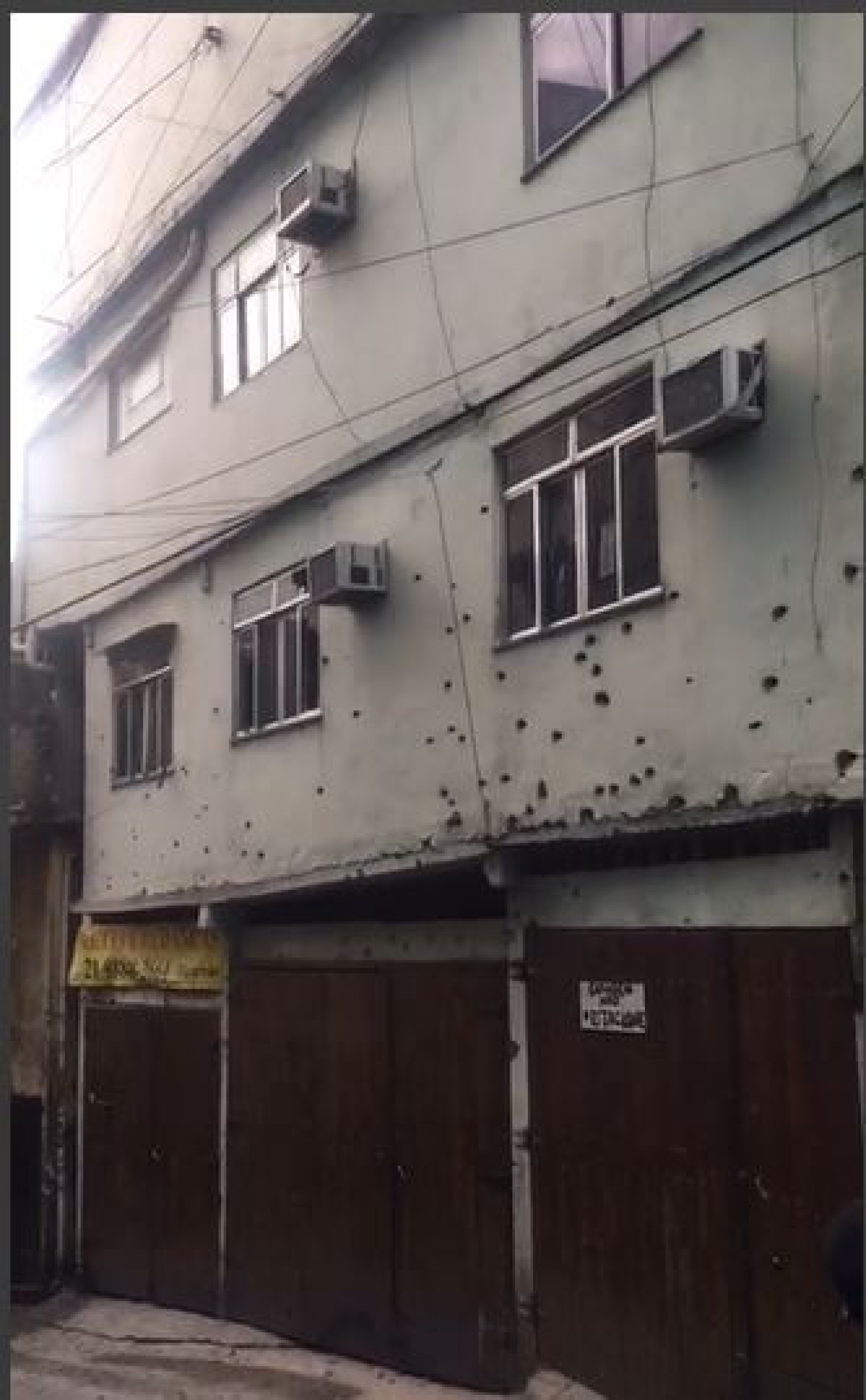 Marcas de tiro após operação na Rocinha - Reprodução