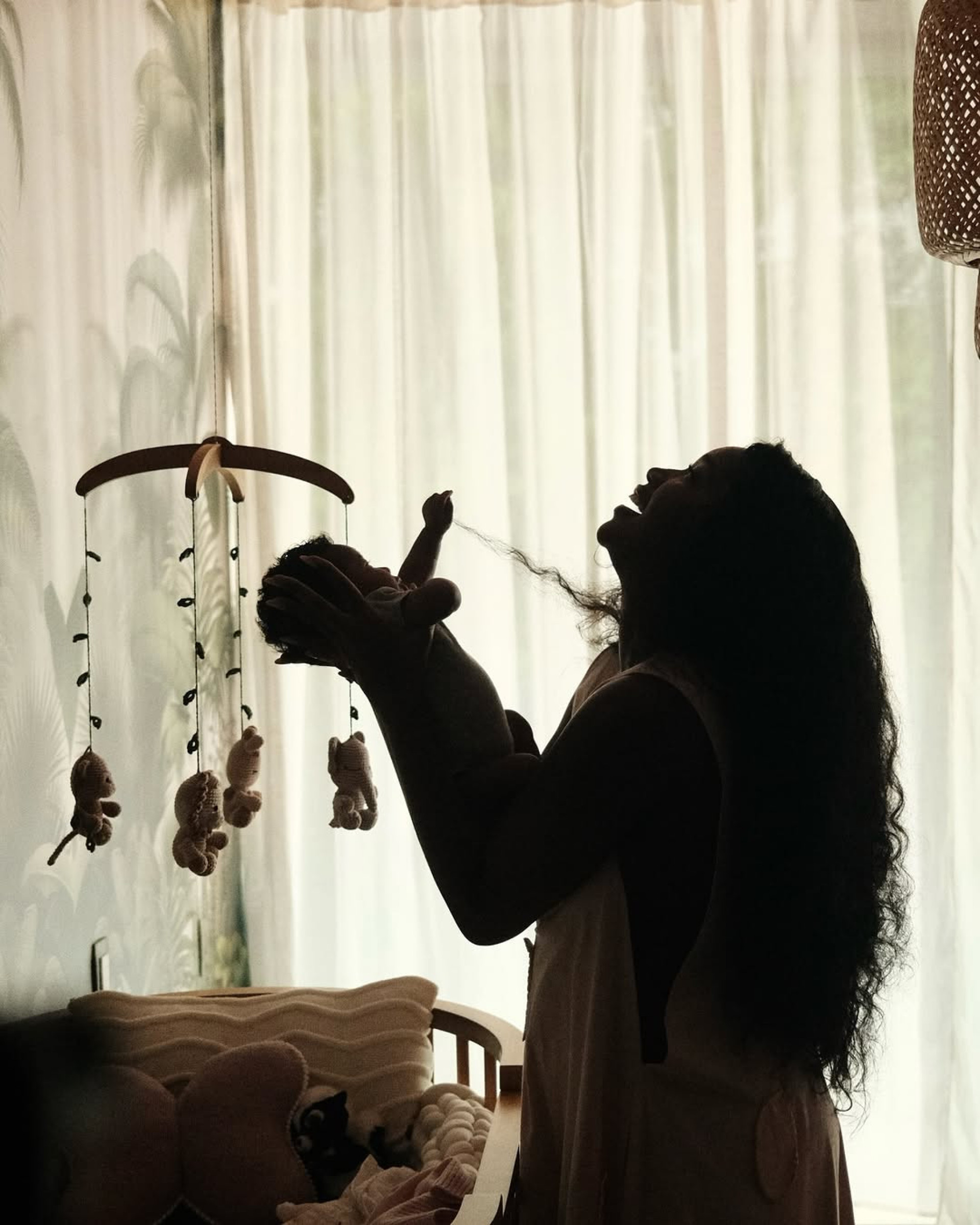 Iza encantou ao compartilhar fotos agarradinha com a filha, Nala  - Reprodução/Instagram