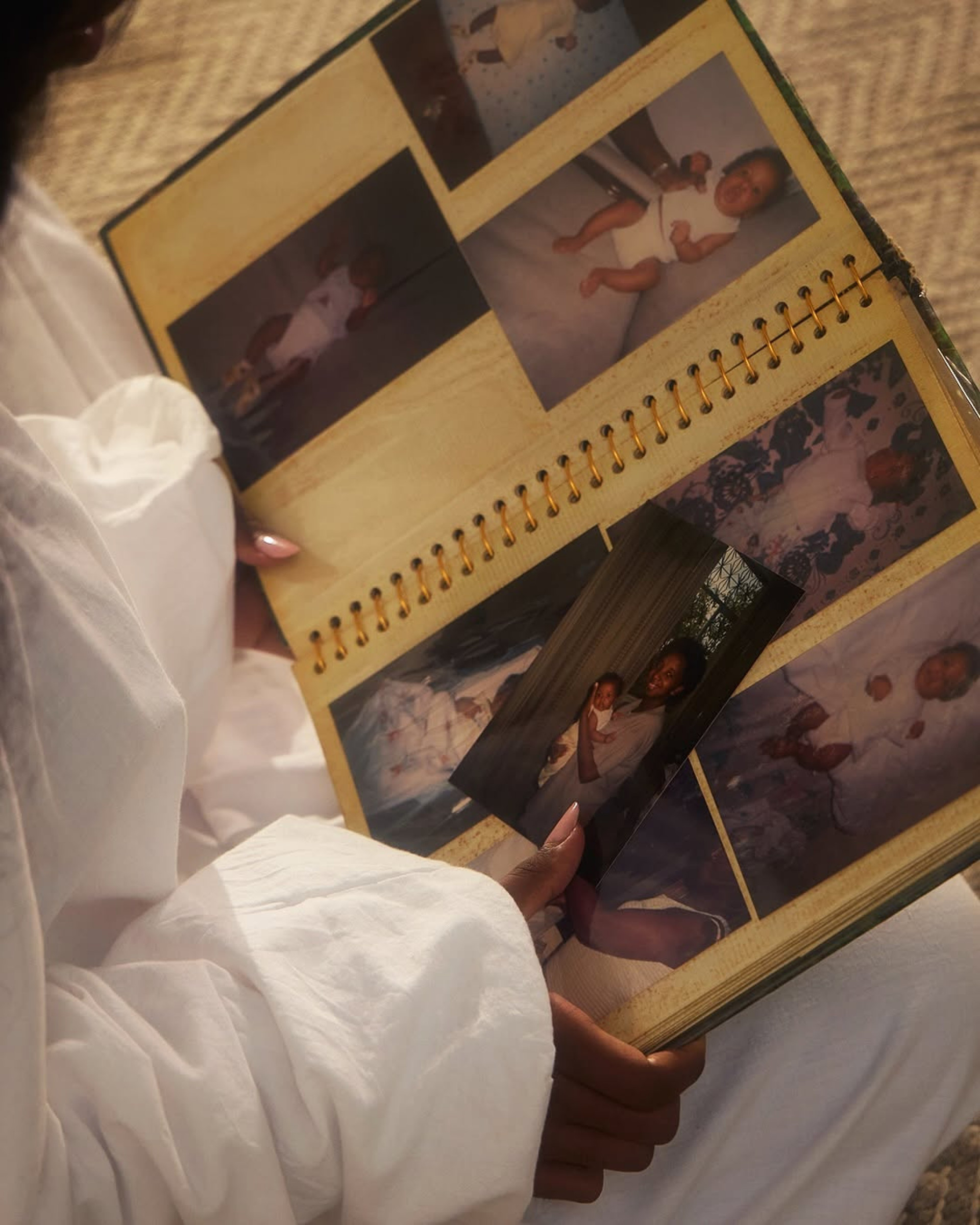 Fotos da infância de Iza  - Reprodução / Instagram 