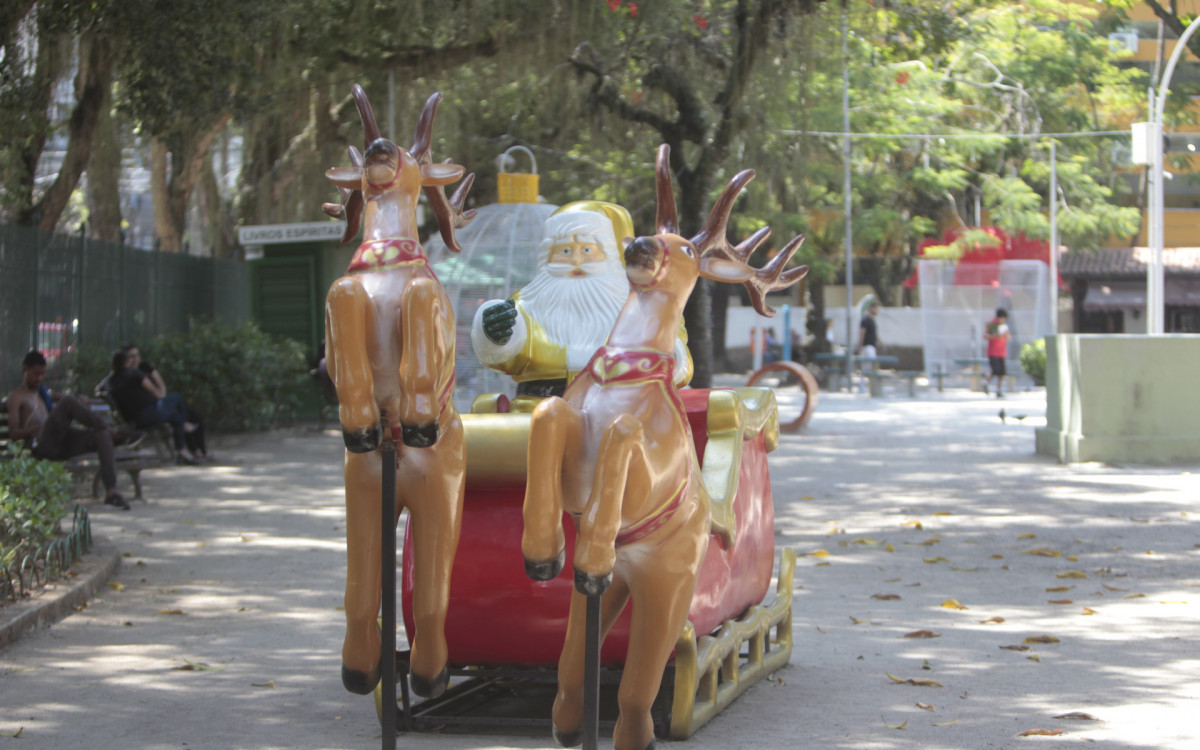 O espa&ccedil;o &eacute; decorado com as luzes e esculturas natalinas desde 2018 pela Prefeitura de Niter&oacute;i