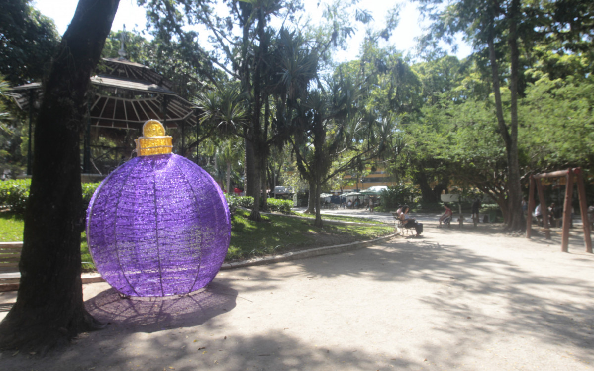 O espa&ccedil;o &eacute; decorado com as luzes e esculturas natalinas desde 2018 pela Prefeitura de Niter&oacute;i