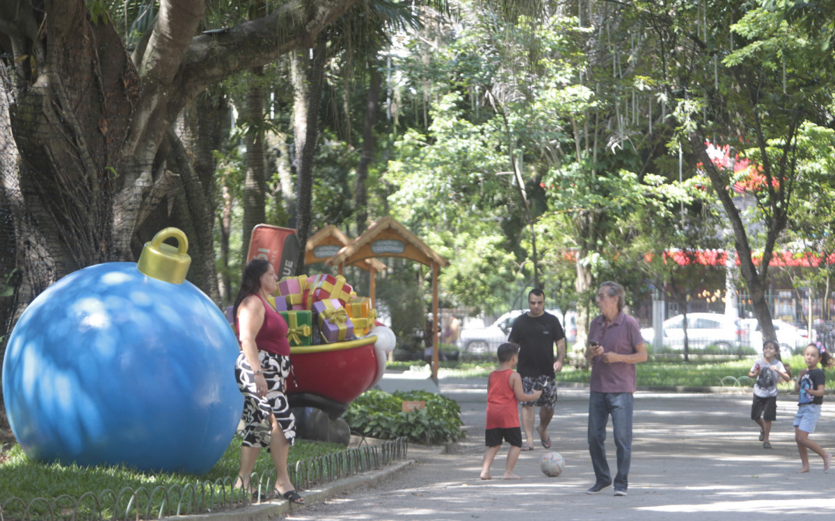 O espa&ccedil;o &eacute; decorado com as luzes e esculturas natalinas desde 2018 pela Prefeitura de Niter&oacute;i
