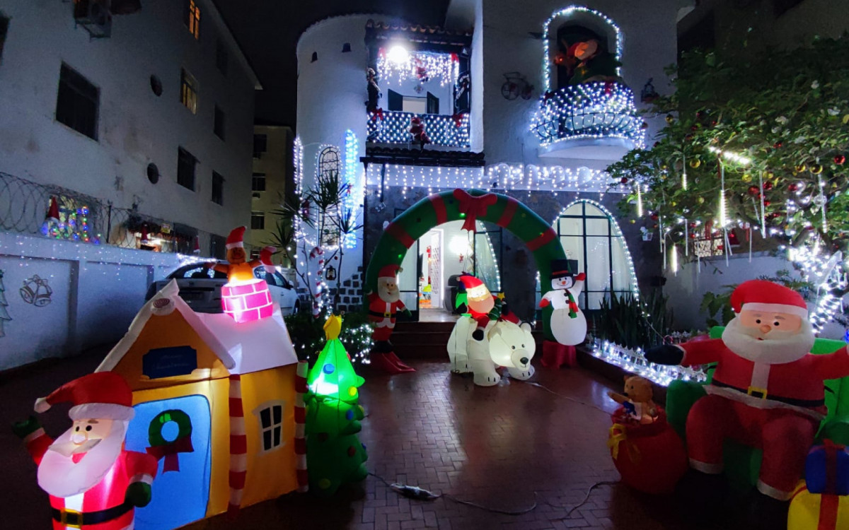 Decoração na casa da Rua Grajaú conta com dezenas de luzes - Reprodução/Arquivo Pessoal