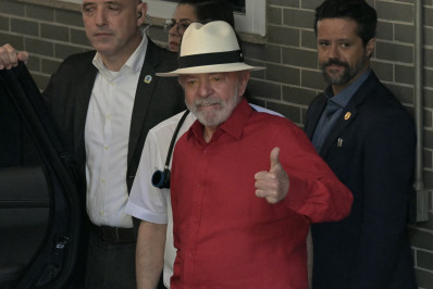 Lula está liberado para voltar a Brasília após exame de tomografia