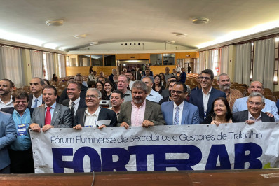 Secretário de Trabalho de Nilópolis entrega Carta do Fórum Fluminense ao Ministro do Trabalho