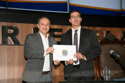 Dudu Reina é diplomado como prefeito de Nova Iguaçu