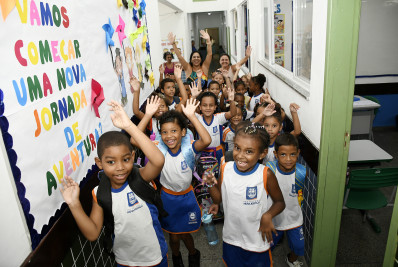 Nova Iguaçu recebe Selo Ouro no Compromisso Nacional pela Alfabetização