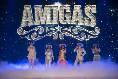 Especial 'Amigas' emociona com homenagem à Marília Mendonça