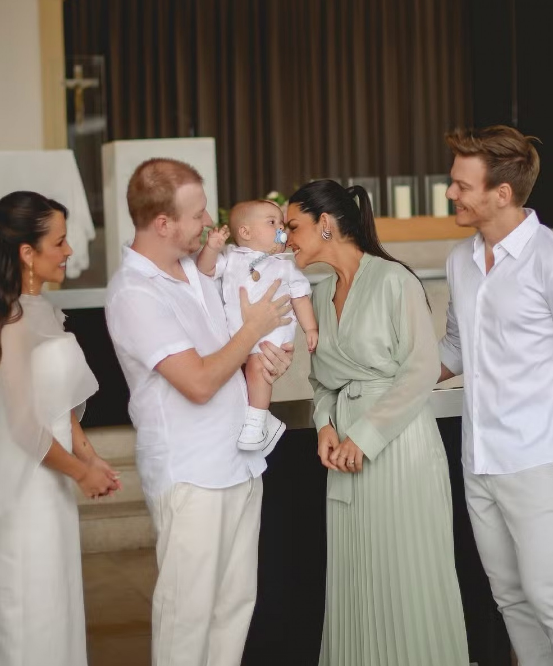 Michel Teló e Thais Fersoza no batizado do filho de Gabi Luthai e Téo Teló - Reprodução/Instagram