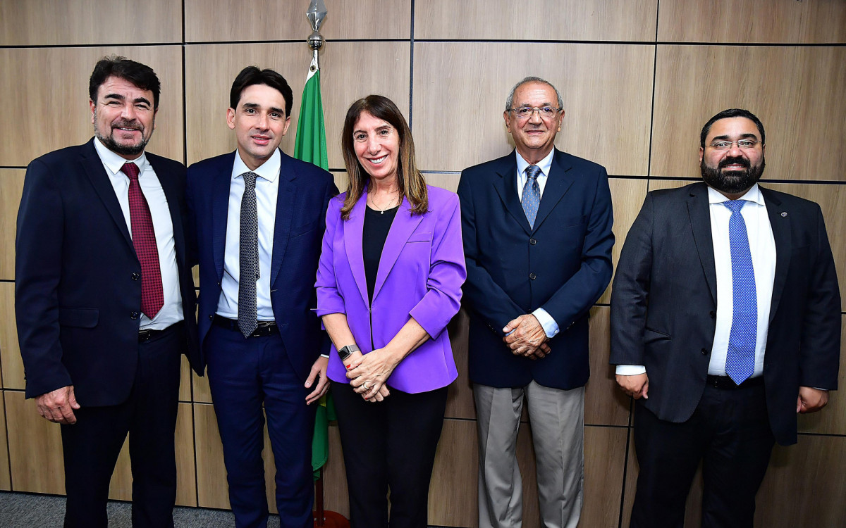 Autoridades de Quissamã discutem o futuro de Barra do Furado com líderes federais em Brasília