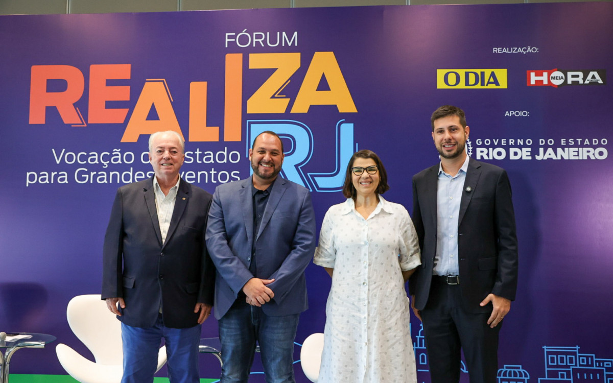 Subsecretários Nilo Sérgio Félix e Rodrigo Castro e secretários Danielle Barros e Rafael Picciani abriram o fórum \'Realiza RJ\'