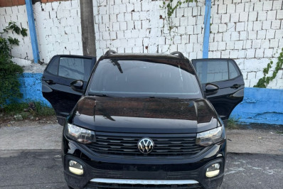 Complexo do Alemão tem intenso confronto entre PMs e criminosos